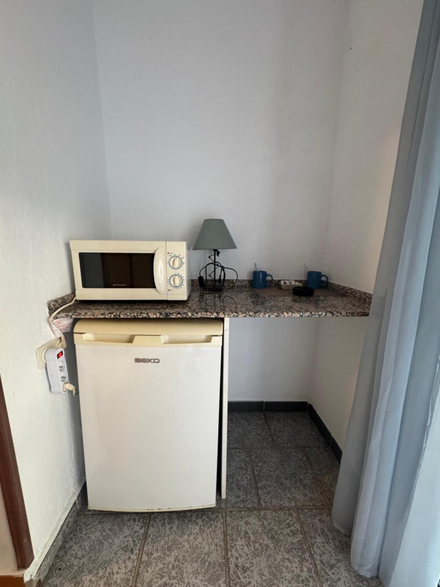 Hostal Miramar Los Canos De Meca Ngoại thất bức ảnh